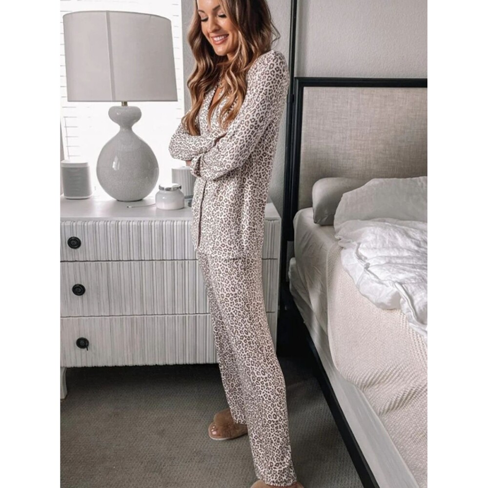 Carole Hochman Cream and Gray Leopard Print Lounge 3 piece Set Medium